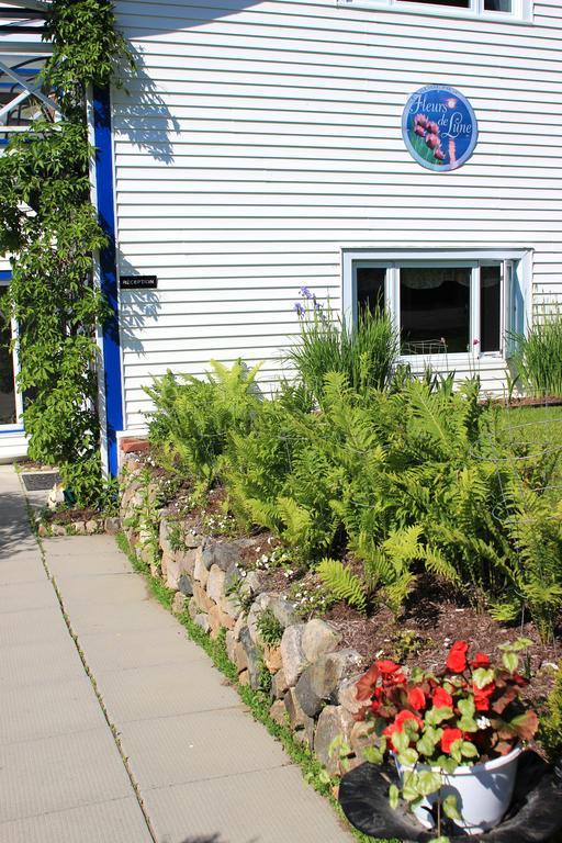 Auberge Fleurs De Lune La Malbaie Esterno foto