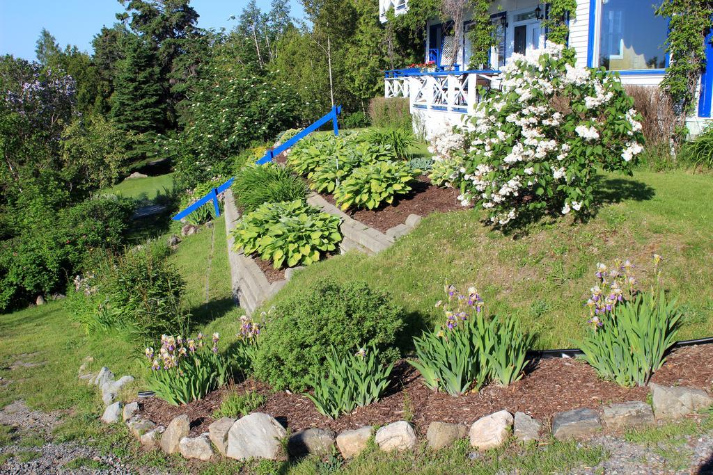 Auberge Fleurs De Lune La Malbaie Esterno foto