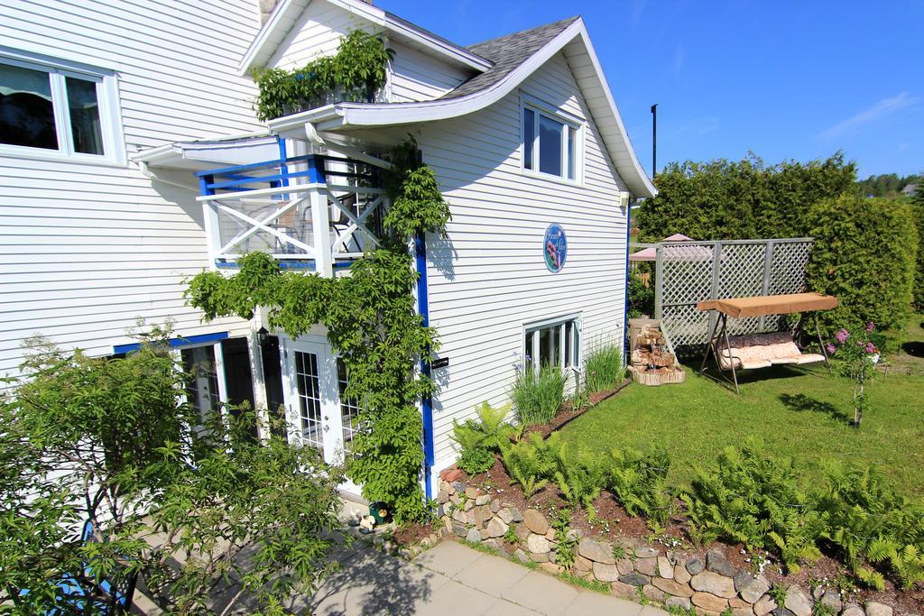 Auberge Fleurs De Lune La Malbaie Esterno foto