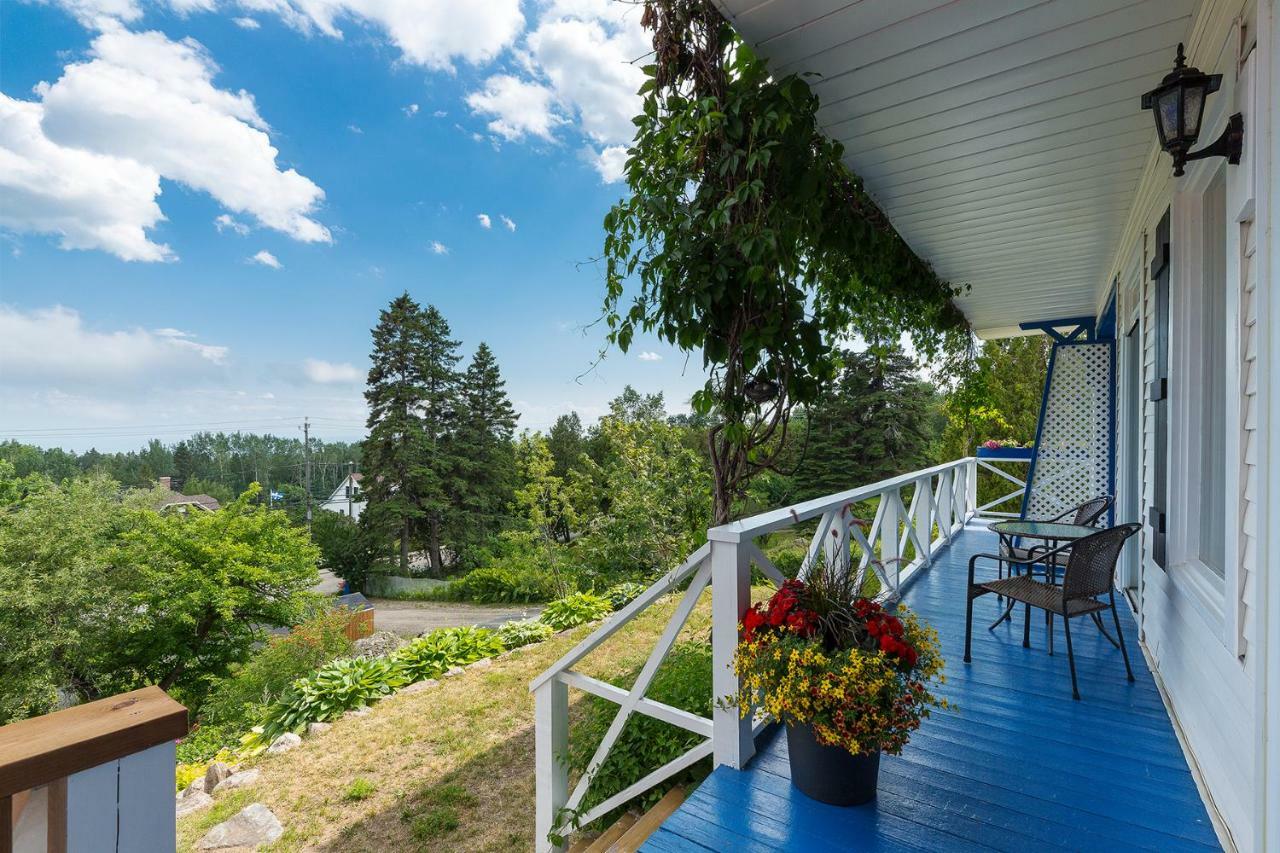 Auberge Fleurs De Lune La Malbaie Esterno foto